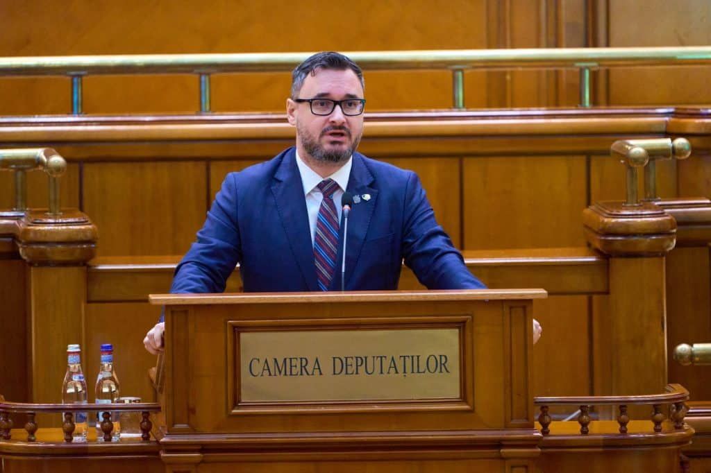 Dan-Tanasa-AUR-TIRANIE-DISCURS-ROMANII DE PRETUTINDENI