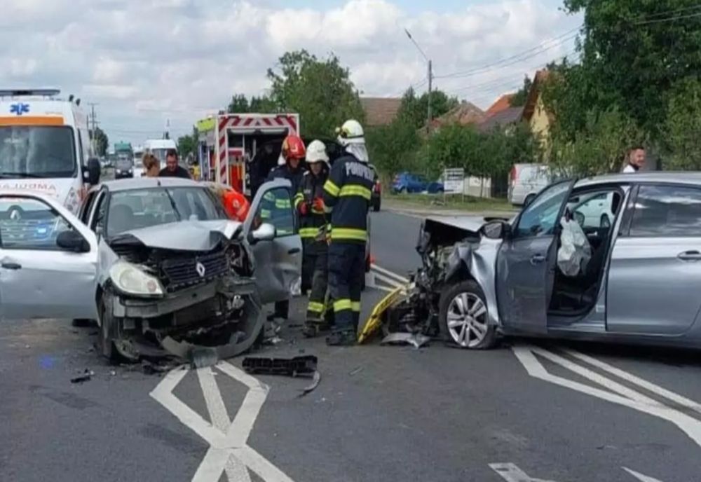 ACCIDENT GRAV LA ȘAG, LÂNGĂ TIMIȘOARA: TREI FEMEI RĂNITE DUPĂ IMPACTUL A PATRU MAȘINI