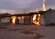 Incendiu puternic la o hală veche