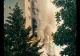 Incendiu într-un bloc din Arad. Peste 20 de persoane evacuate și o femeie rănită VIDEO