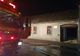 Pompierii au salvat din flăcări doi oameni a căror casă a fost distrusă de incendiu
